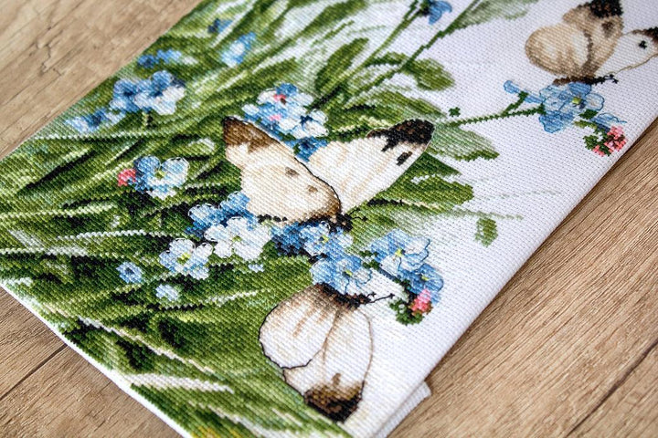 Counted Cross Stitch Kit Butterflies and bluebird flowers Leti939