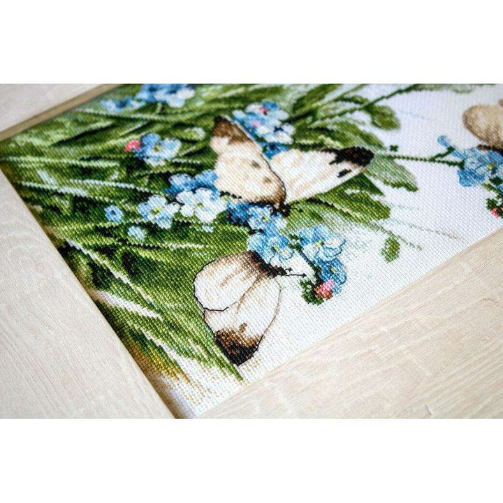 Counted Cross Stitch Kit Butterflies and bluebird flowers Leti939