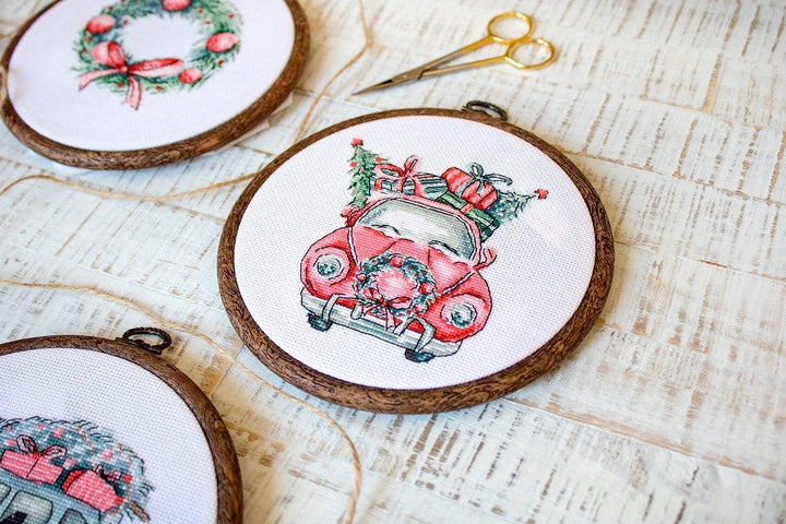 Counted Cross Stitch Kit Christmas Retro Cars / Kit of 5 Leti965