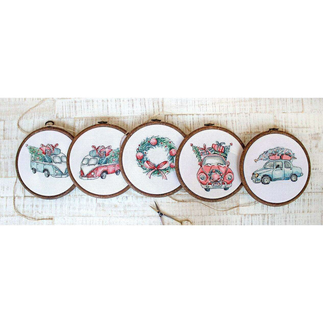 Counted Cross Stitch Kit Christmas Retro Cars / Kit of 5 Leti965