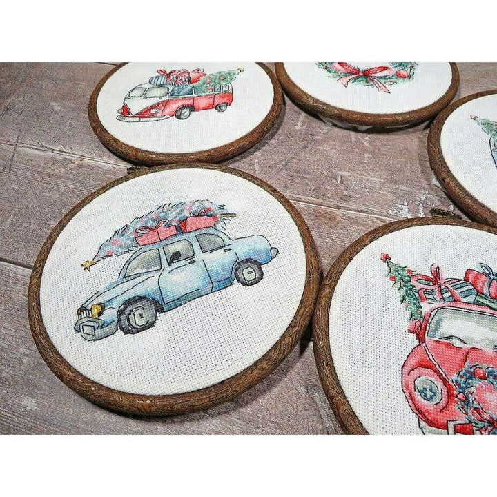 Counted Cross Stitch Kit Christmas Retro Cars / Kit of 5 Leti965