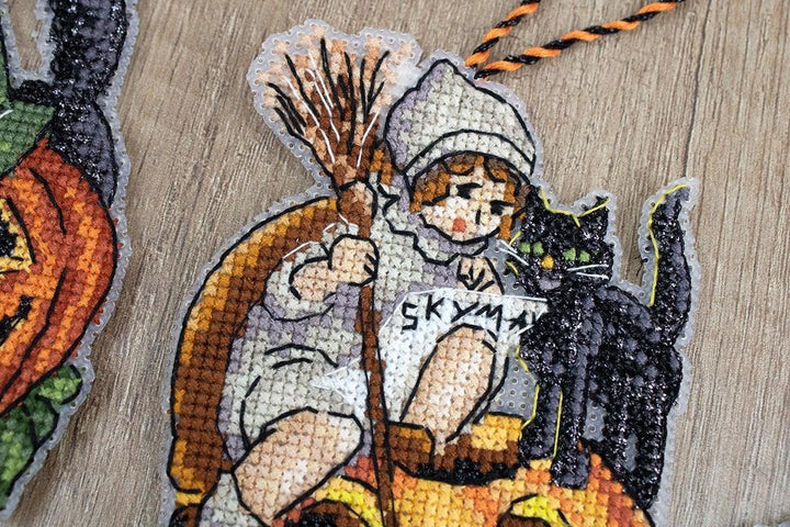 Counted Cross Stitch Kit Halloween Toys  L8008
