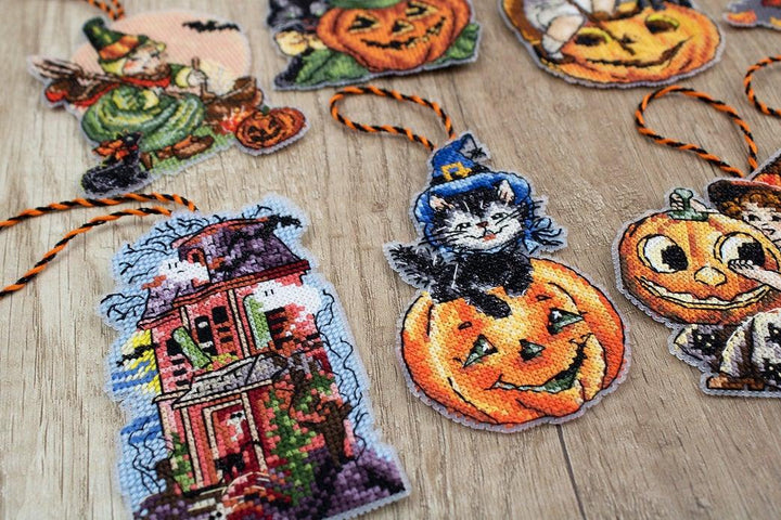 Counted Cross Stitch Kit Halloween Toys  L8008