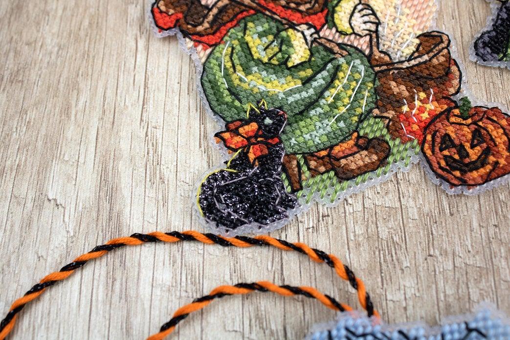 Counted Cross Stitch Kit Halloween Toys  L8008