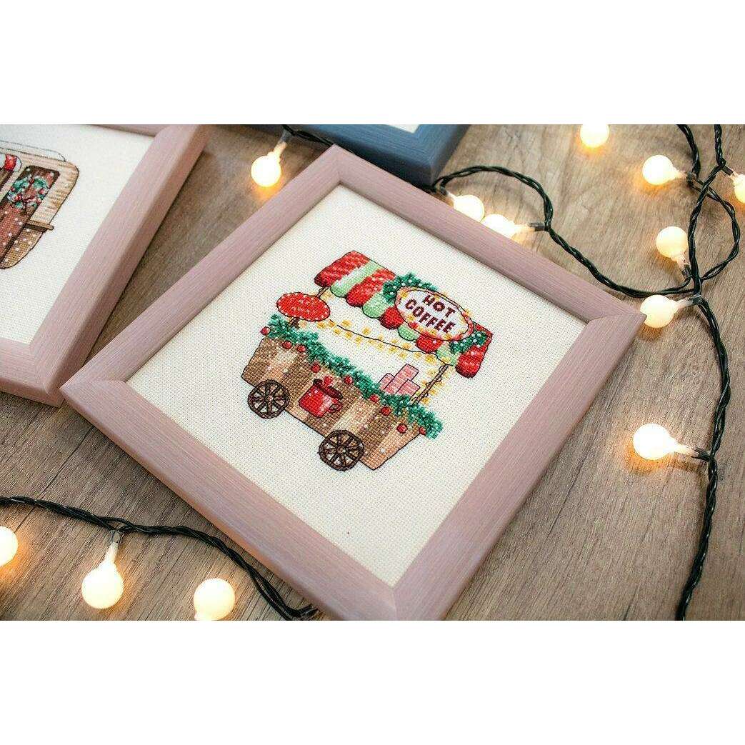 Counted Cross Stitch Kit Happy Holidays L8001