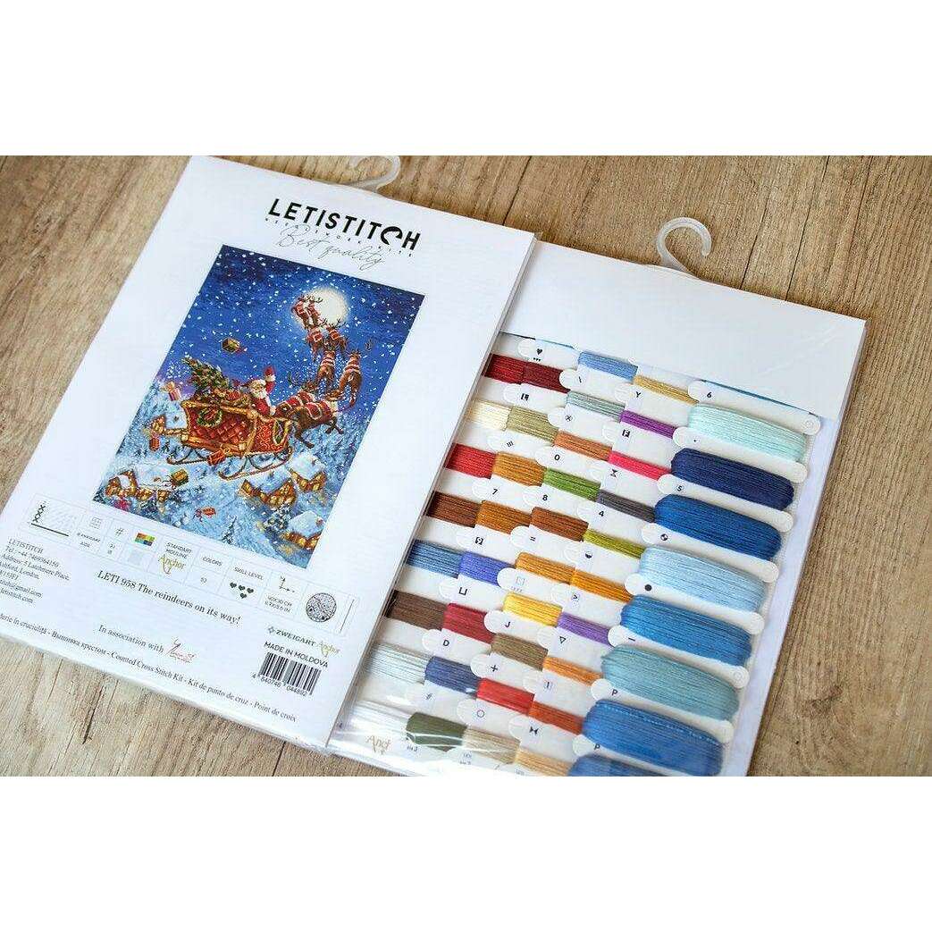 Counted Cross Stitch Kit The reindeers on their way! Leti958