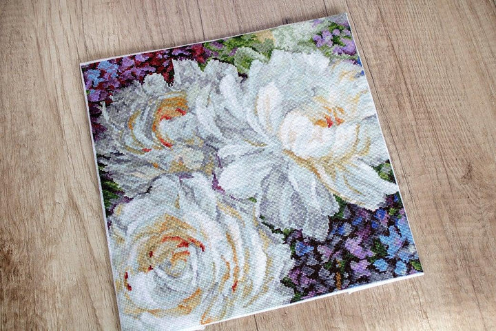 Counted Cross Stitch Kit White Roses Leti930