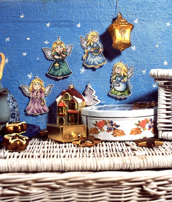 Counted cross stitch kit with plastic canvas "Angels" set of 4 designs 7610