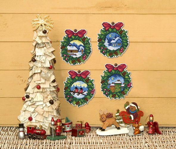 Counted cross stitch kit with plastic canvas "Christmas wreaths" set of 4 designs 7670