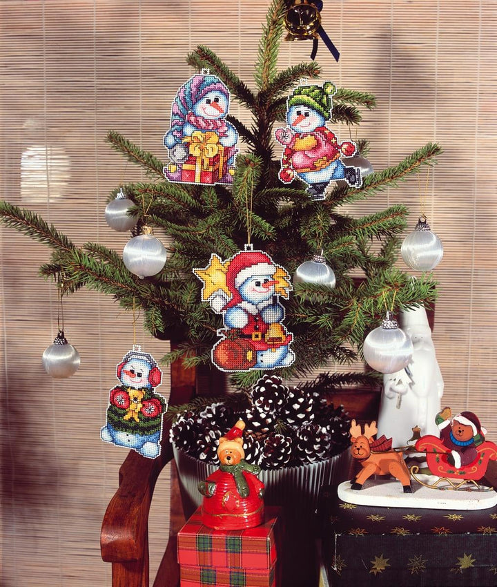 Counted cross stitch kit with plastic canvas "Snowmen" set of 4 designs 7609