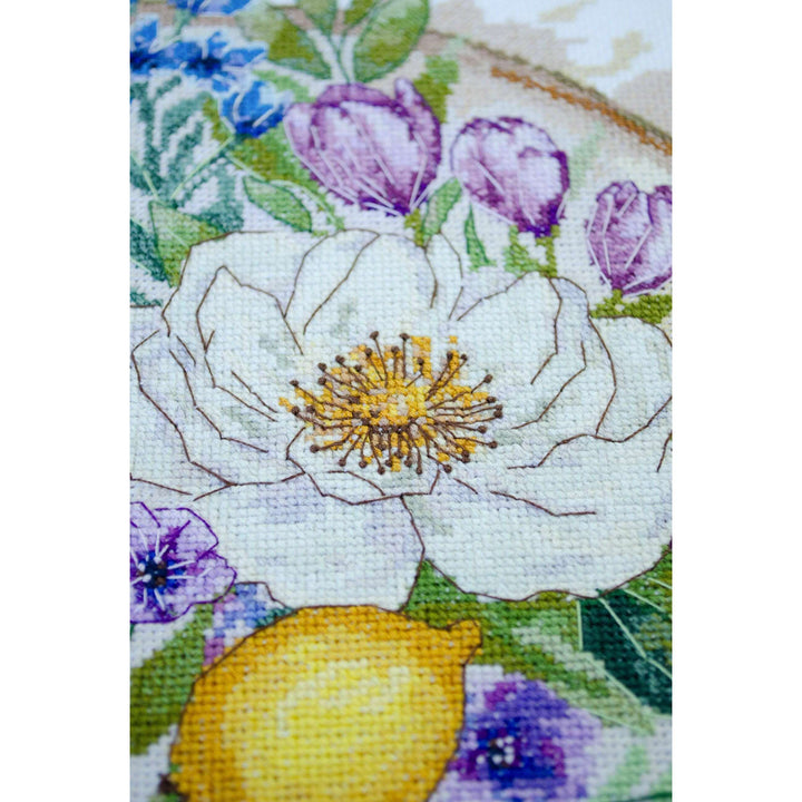 Cross-stitch kit - A floral moment AH-287