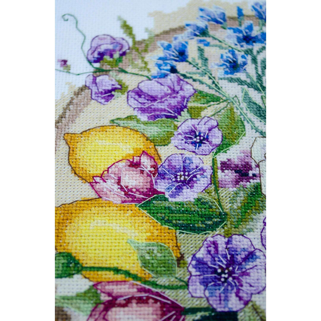 Cross-stitch kit - A floral moment AH-287