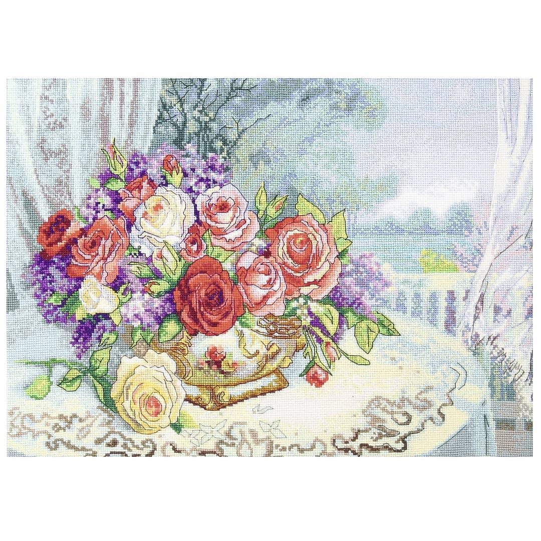 Cross-stitch kit M-399C "Wind blow"