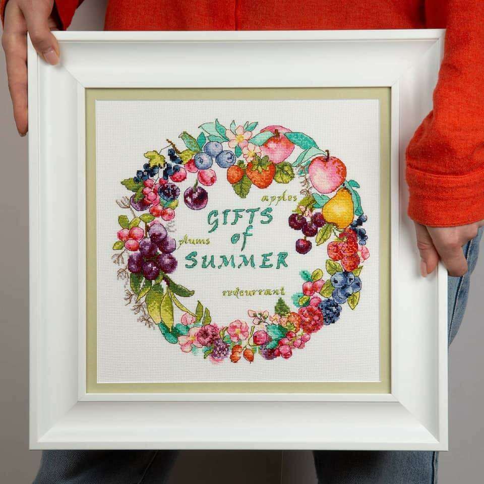 Cross-stitch kit M-434C "Berry fresh"