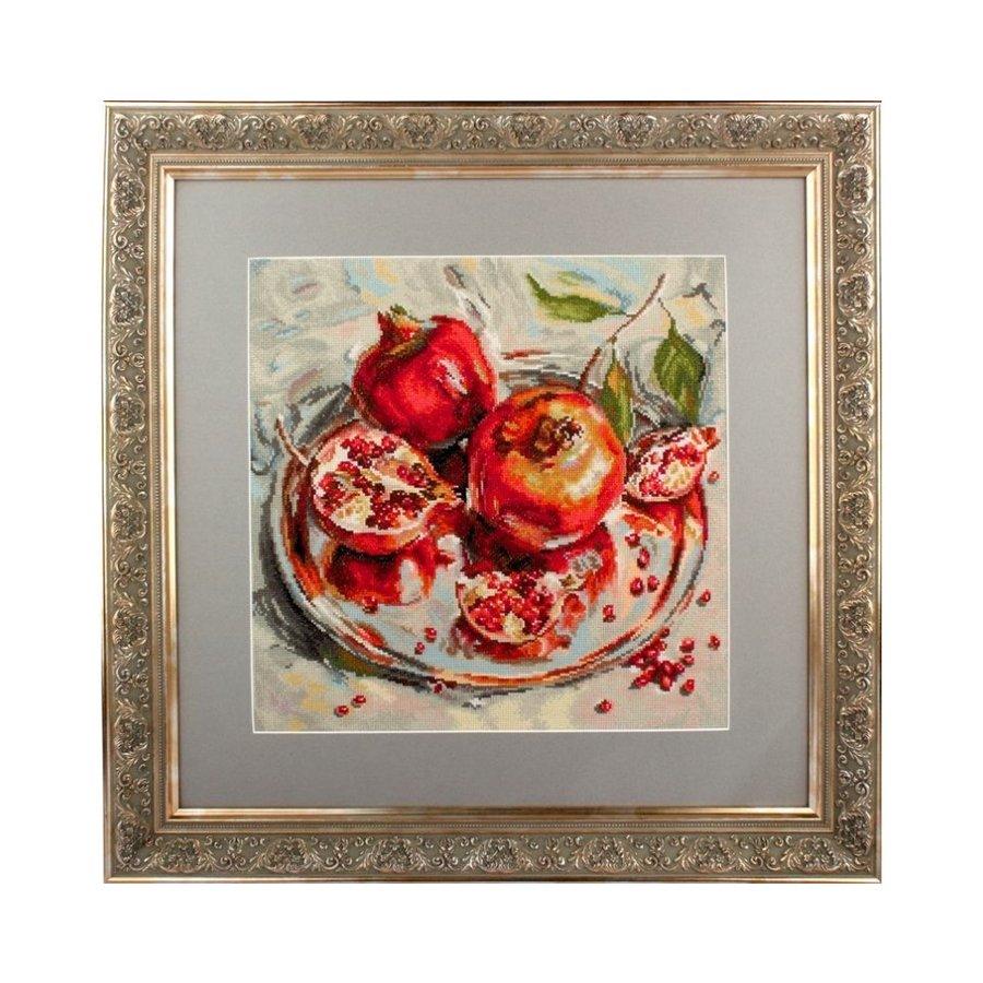 Crowned fruits M598 Counted Cross Stitch Kit