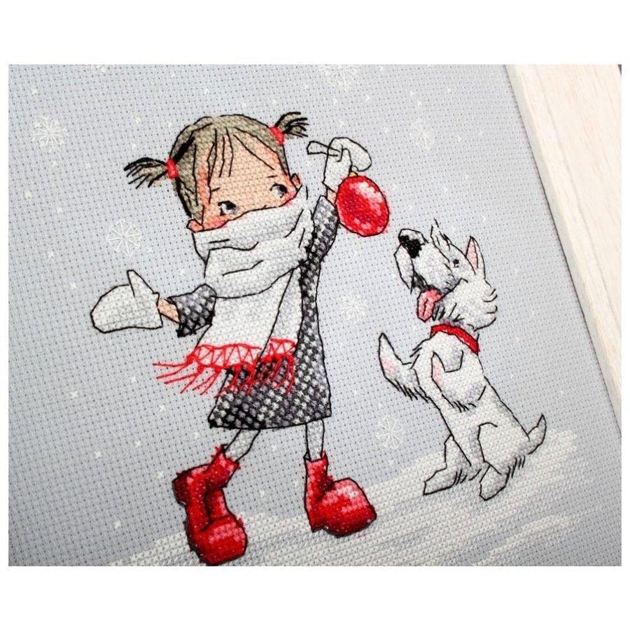 Dancing with snowflakes M652 Counted Cross Stitch Kit