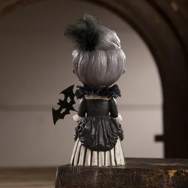 Divine Desiree Skelly by Bethany Lowe - Quirks!