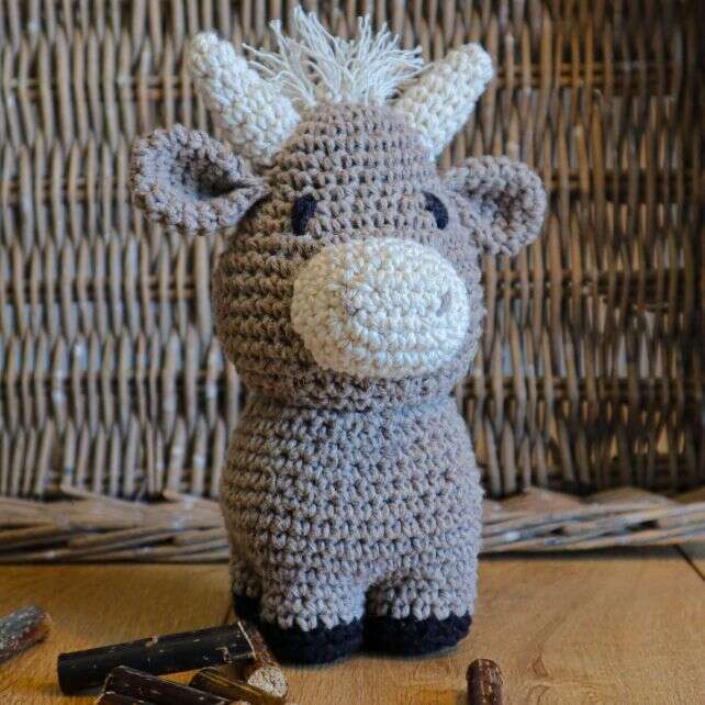DIY Crochet Kit Ox Oscar PAK235