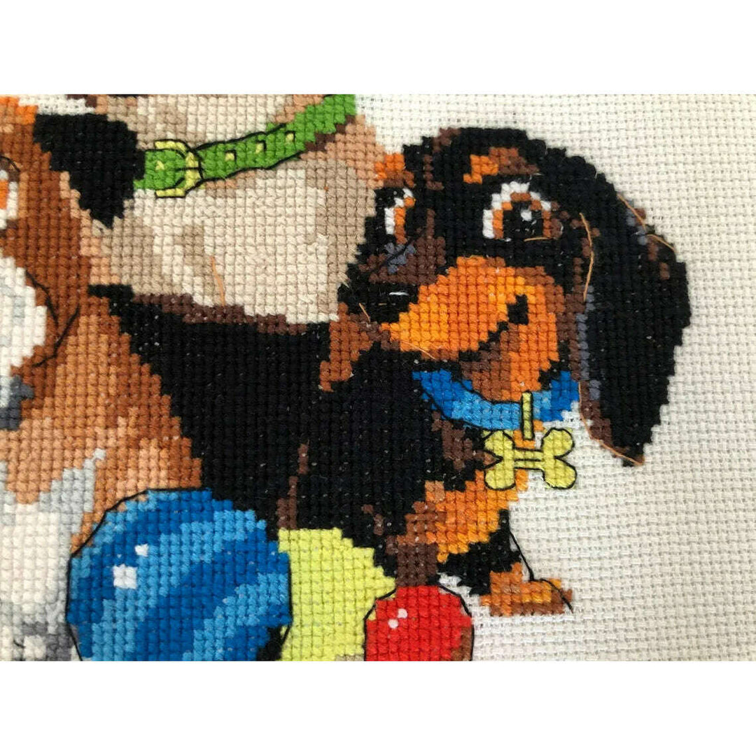 Dog Show R1923 Counted Cross Stitch Kit