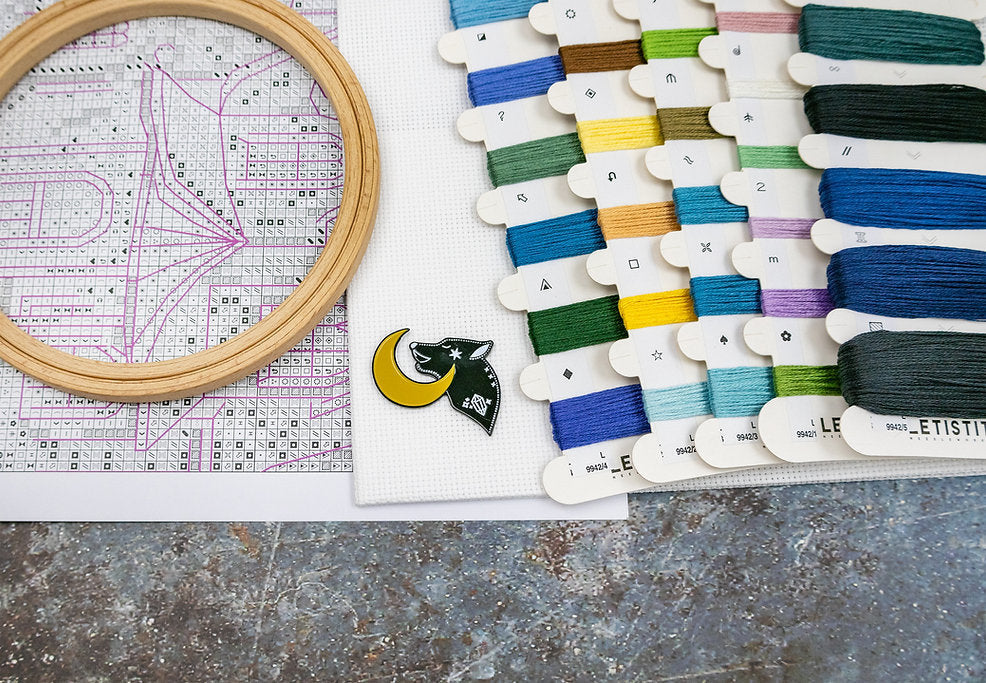 Luna's Garden L9942 Counted Cross Stitch Kit