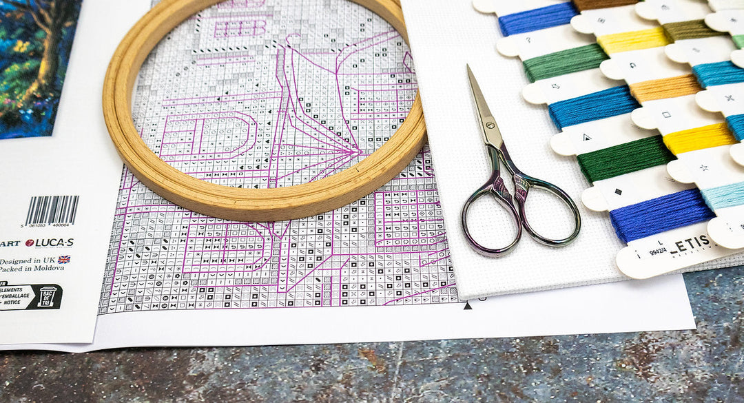 Luna's Garden L9942 Counted Cross Stitch Kit