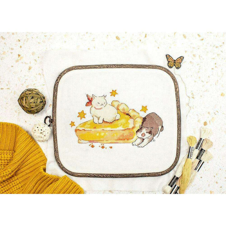 Eating Sleeping Stretching L8811 Counted Cross Stitch Kit