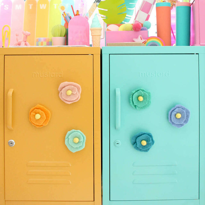 Felt flower magnets - blue set