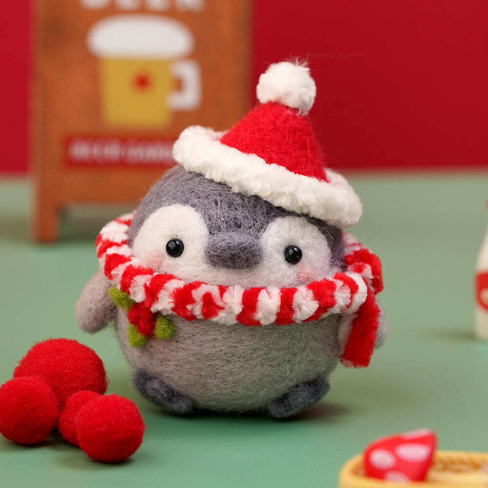 Festive Penguin Needle Felting Kit. Wizardi DIY Wool Craft Kit F07N8-W112