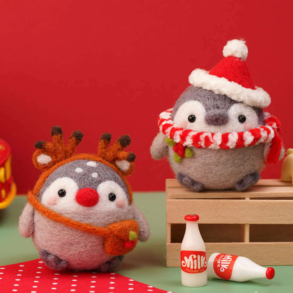 Festive Penguin Needle Felting Kit. Wizardi DIY Wool Craft Kit F07N8-W112