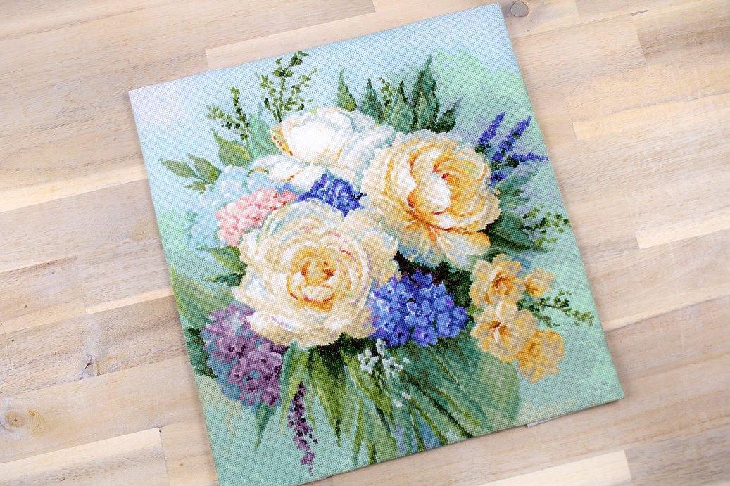 Floral bouquet B2370L Counted Cross-Stitch Kit
