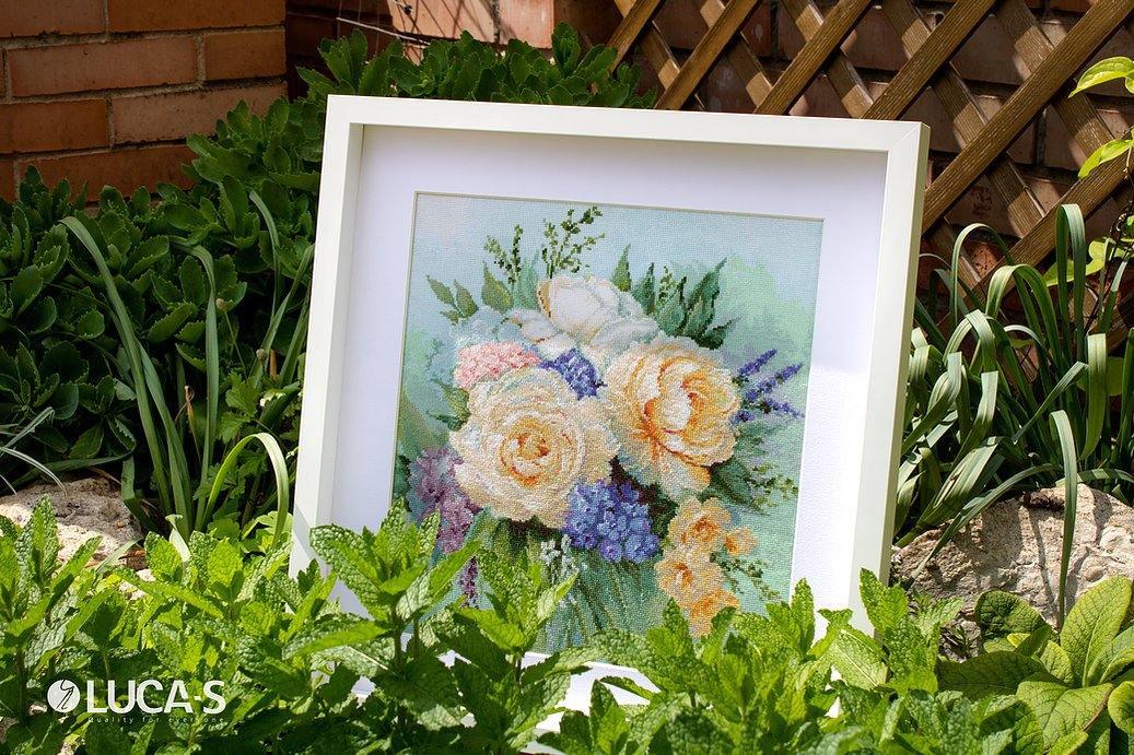 Floral bouquet B2370L Counted Cross-Stitch Kit
