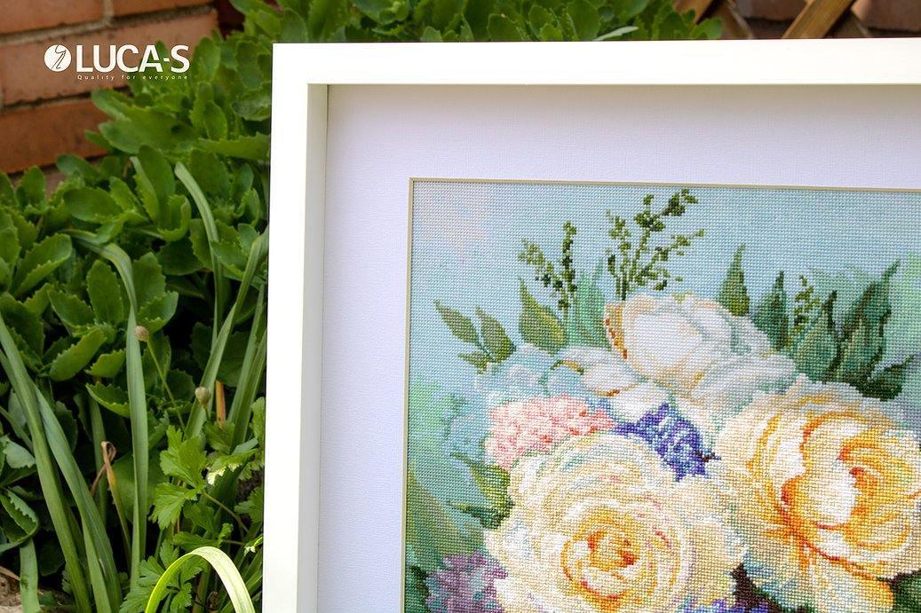 Floral bouquet B2370L Counted Cross-Stitch Kit