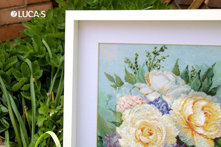 Floral bouquet B2370L Counted Cross-Stitch Kit