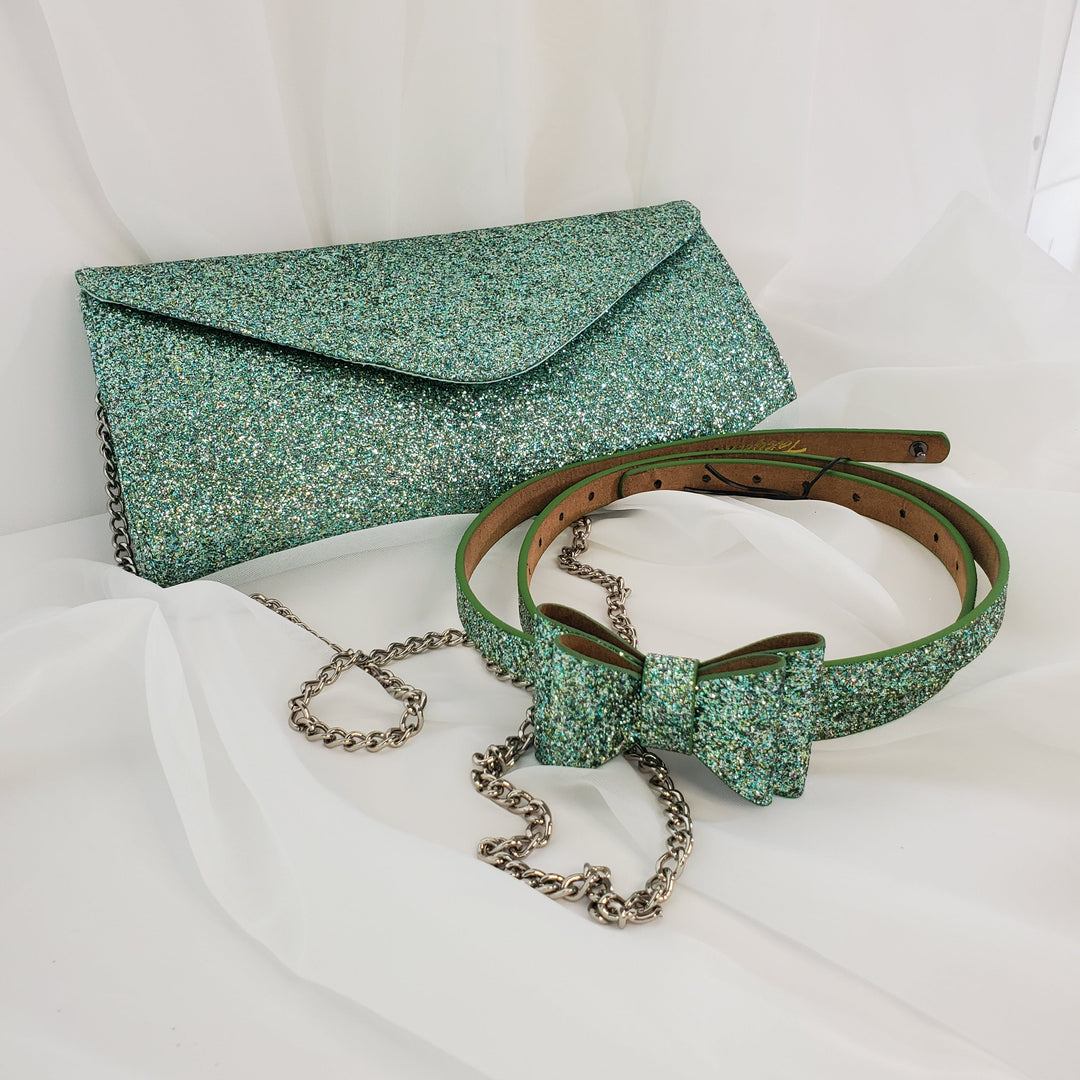 Retro-Inspired Clutch Purse