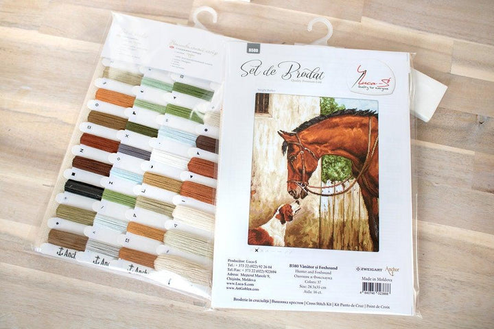 Hunter and Foxhound B580L Counted Cross-Stitch Kit