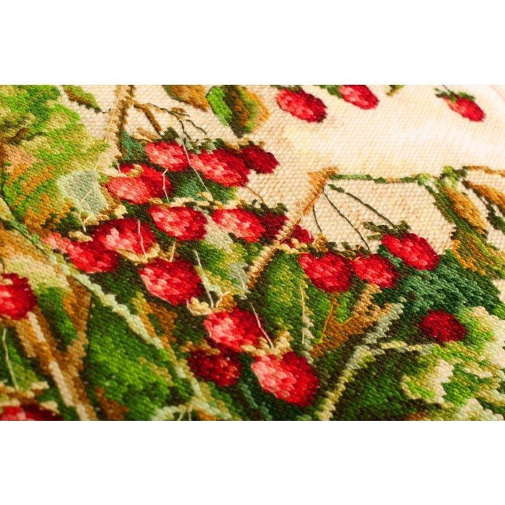 Hydrangea and raspberry M600 Counted Cross Stitch Kit