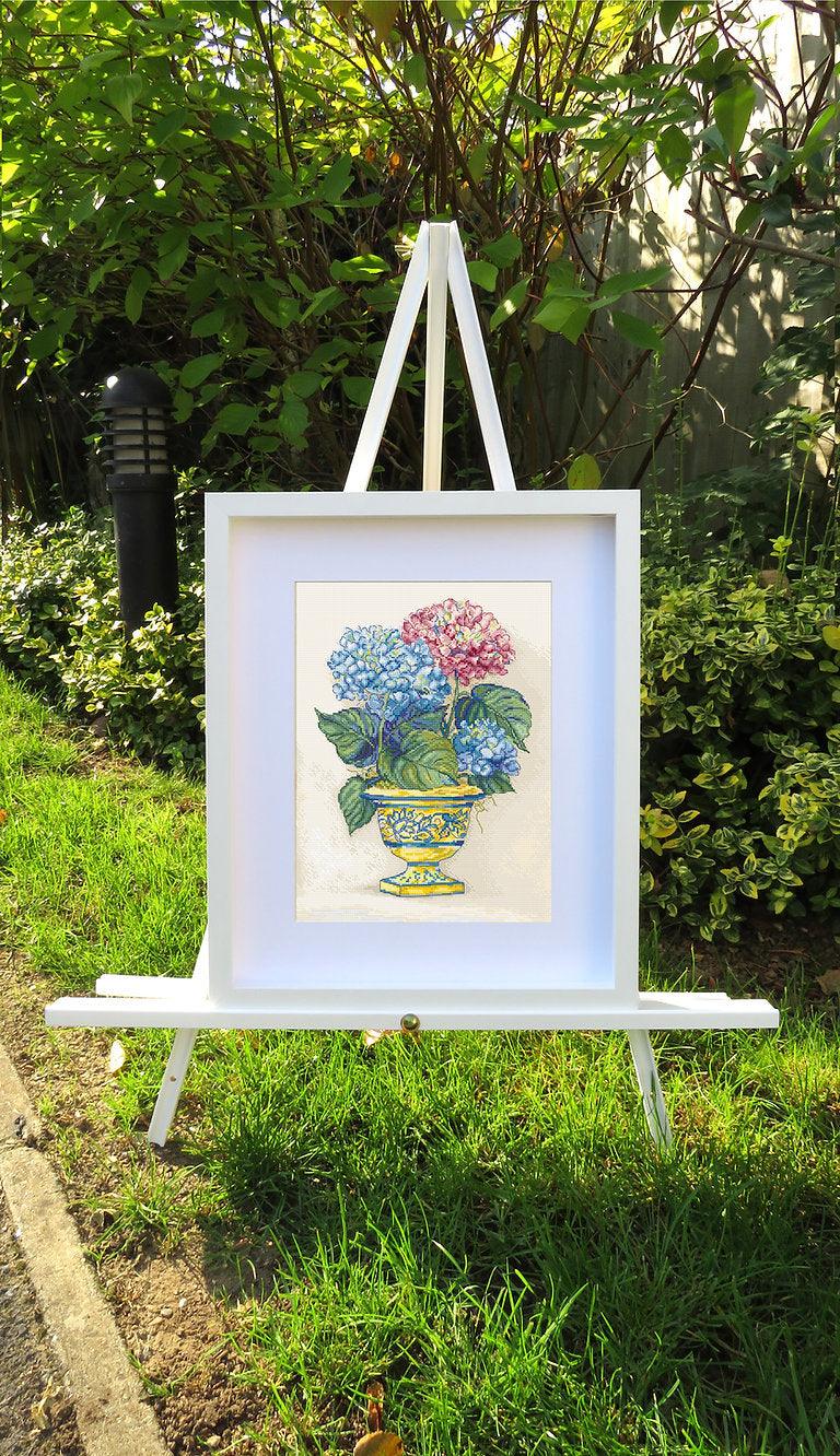 Hydrangea Blooms L8065 Counted Cross Stitch Kit