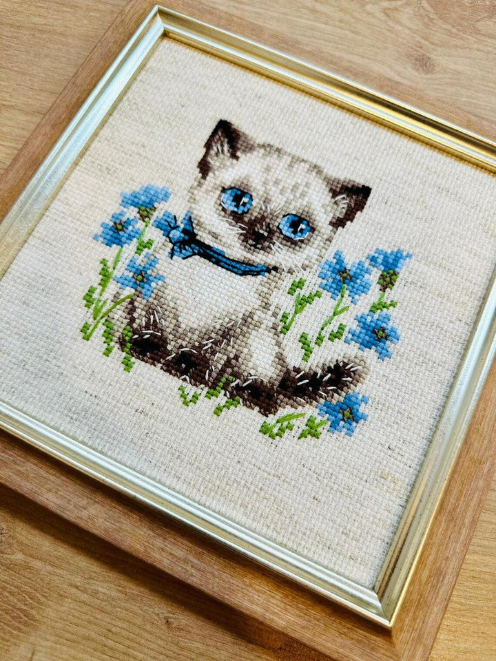 Siamese Kitten R2118 Counted Cross Stitch Kit