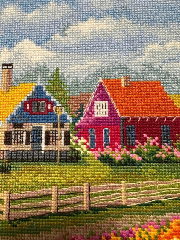 Tulip Field R2148 Counted Cross Stitch Kit