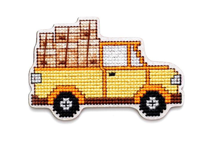 Kit for decorating with perforated wooden form EHW044