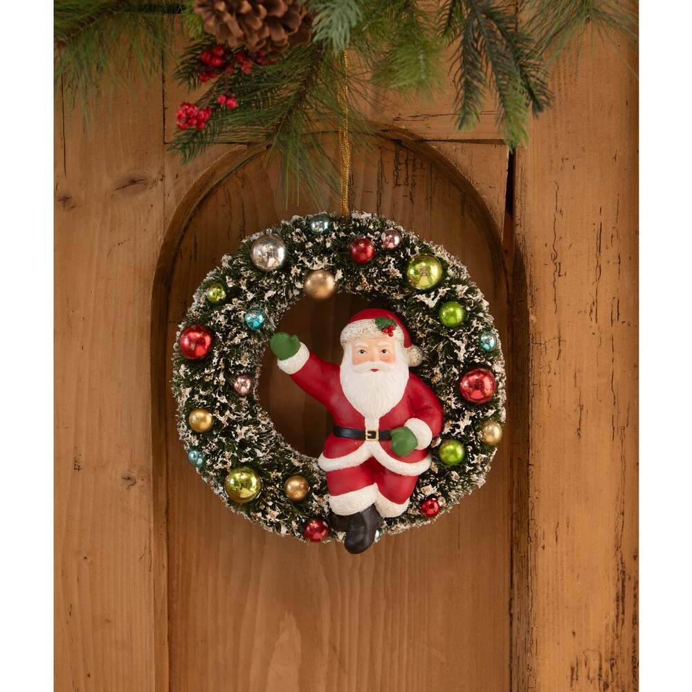 Kitschmas Santa in Wreath by Bethany Lowe Designs 3