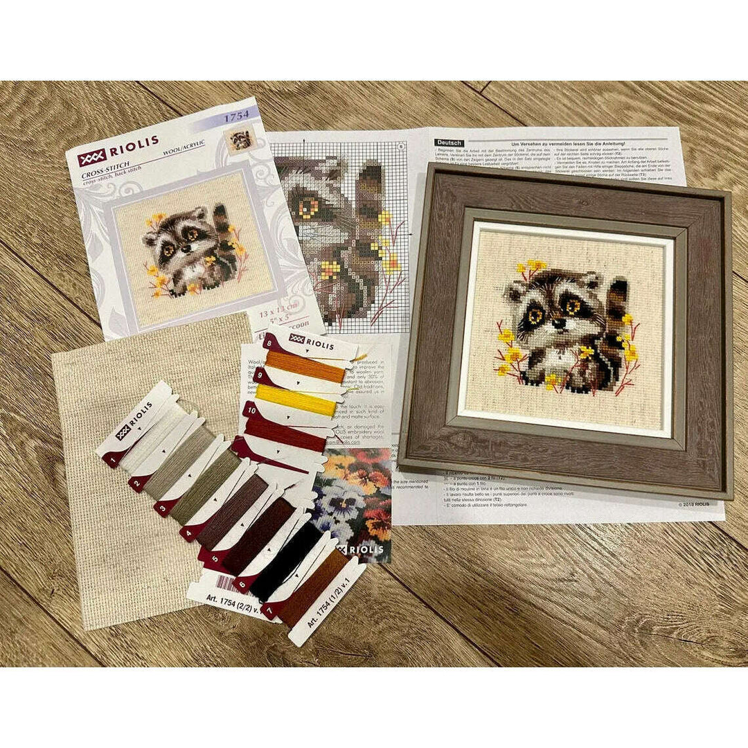 Little Raccoon R1754 Counted Cross Stitch Kit