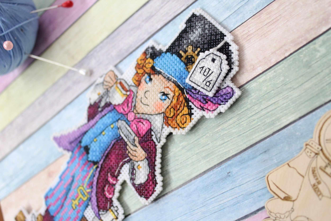 Mad Hatter P-349 / SR-349 Plastic Canvas Counted Cross Stitch Kit