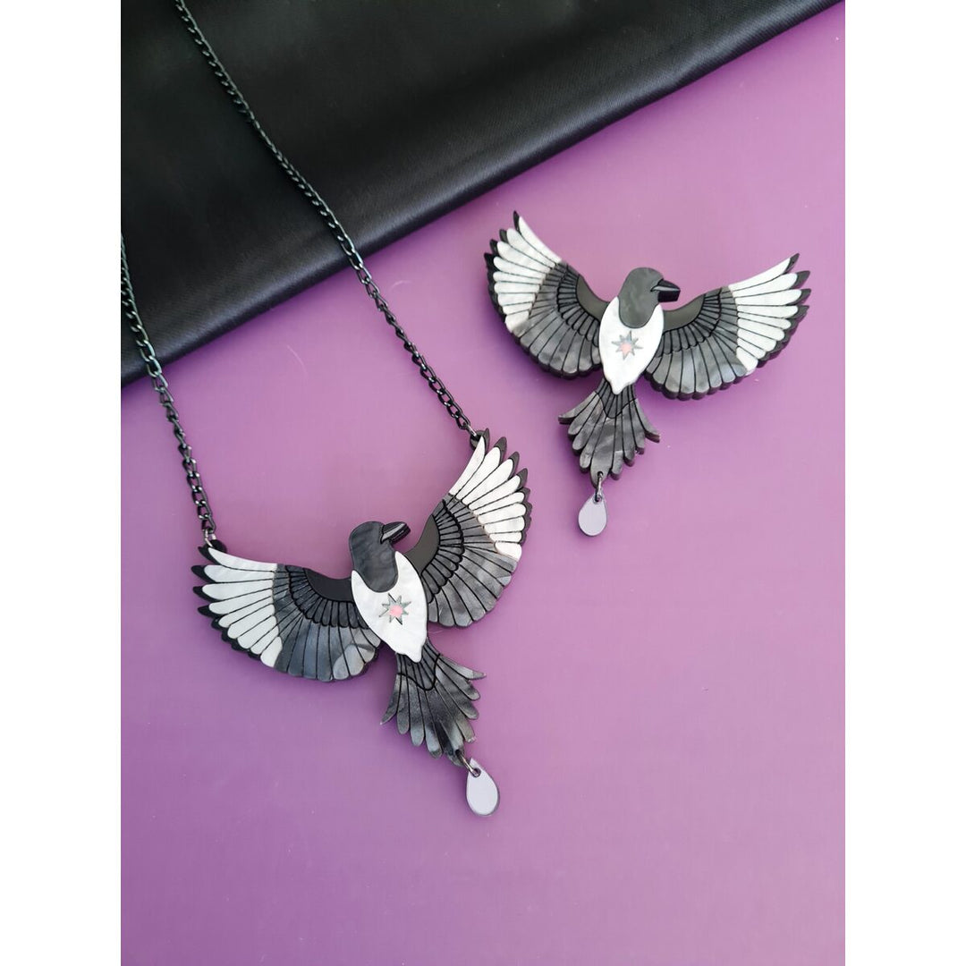 Mystic magpie brooch or necklace 