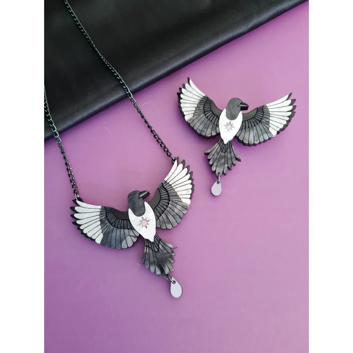 Mystic magpie brooch or necklace 