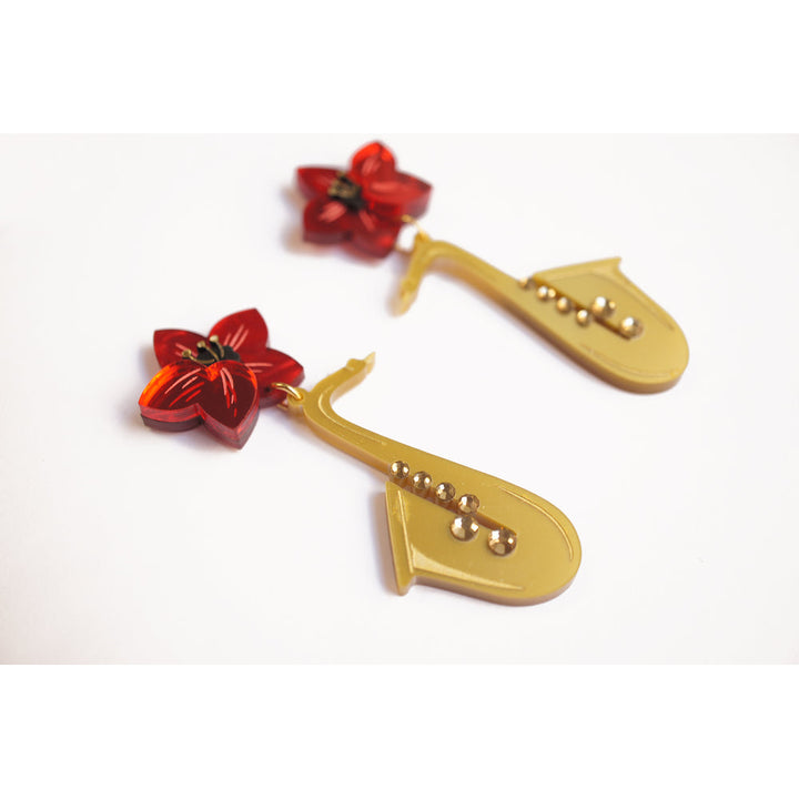Saxophone with flower earrings by Laliblue 6