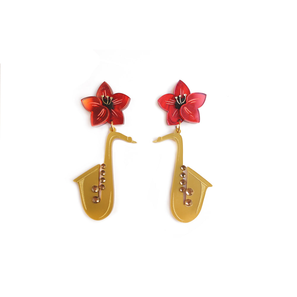 Saxophone with flower earrings by Laliblue 5