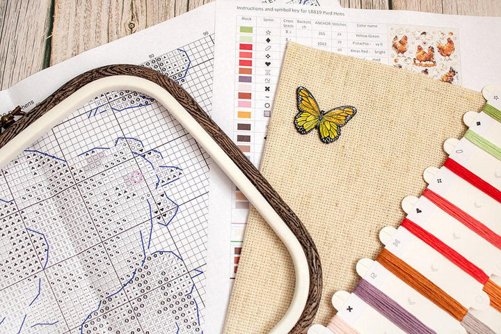 Pied Hens L8819 Counted Cross Stitch Kit