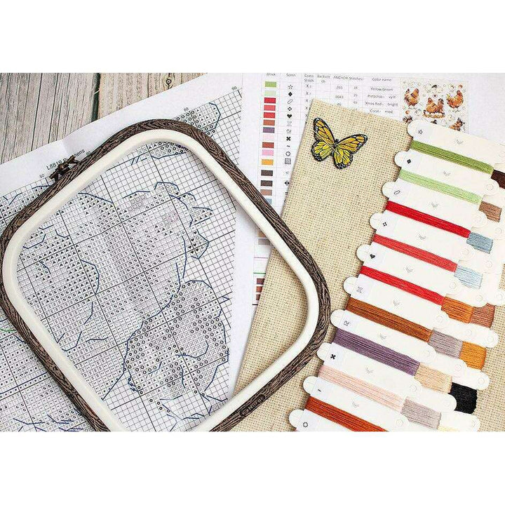 Pied Hens L8819 Counted Cross Stitch Kit