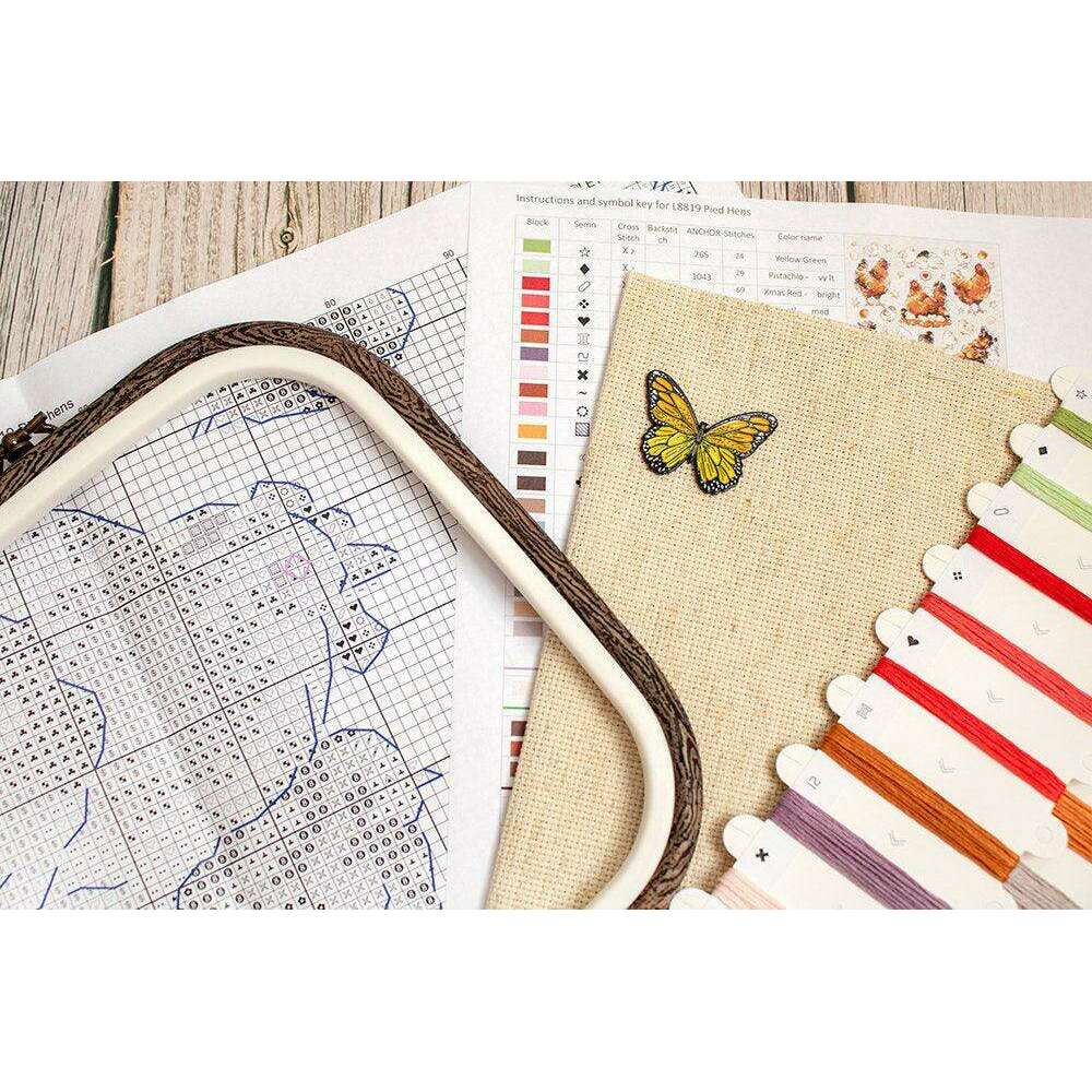 Pied Hens L8819 Counted Cross Stitch Kit